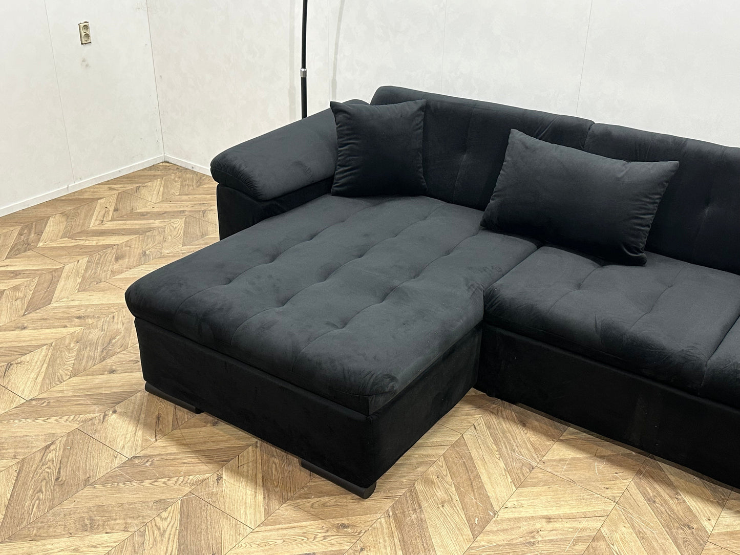 !Showroommodel! Zwarte Velvet U Zetel