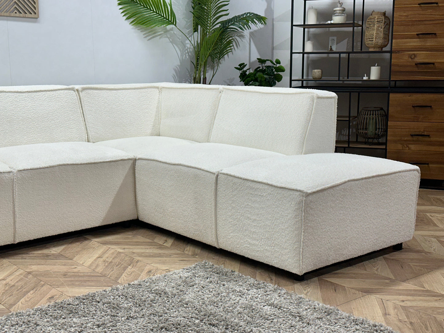 !Showroommodel! Witte Bouclé Stoffen U Zetel
