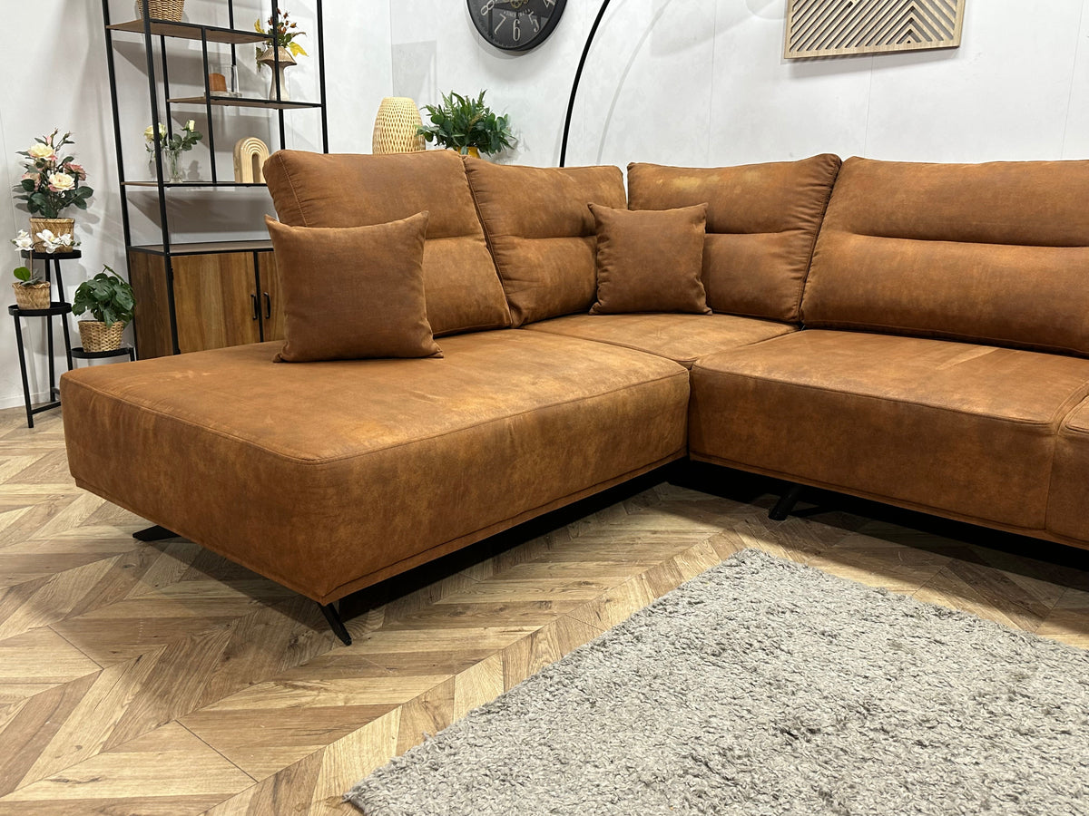 Cognac Bruine Suède Stoffen Hoekzetel ~ Losse Rugkussens Met Afneembare Hoezen