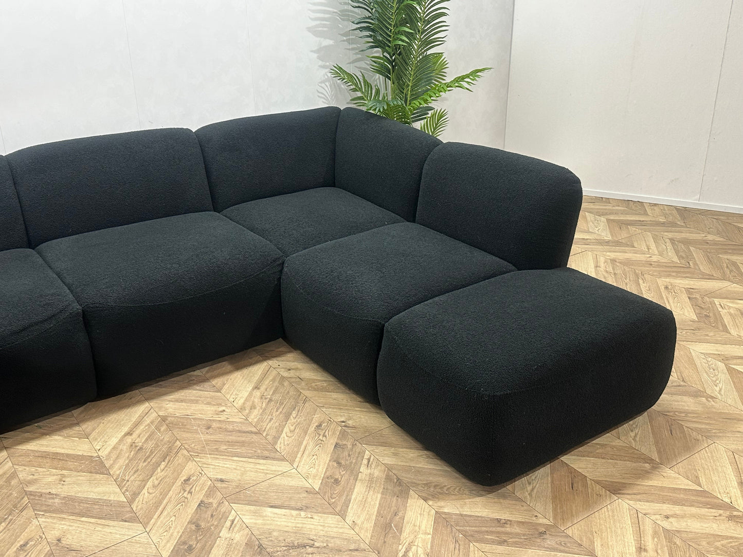 !Showroommodel! Zwarte Bouclé Stoffen U Zetel