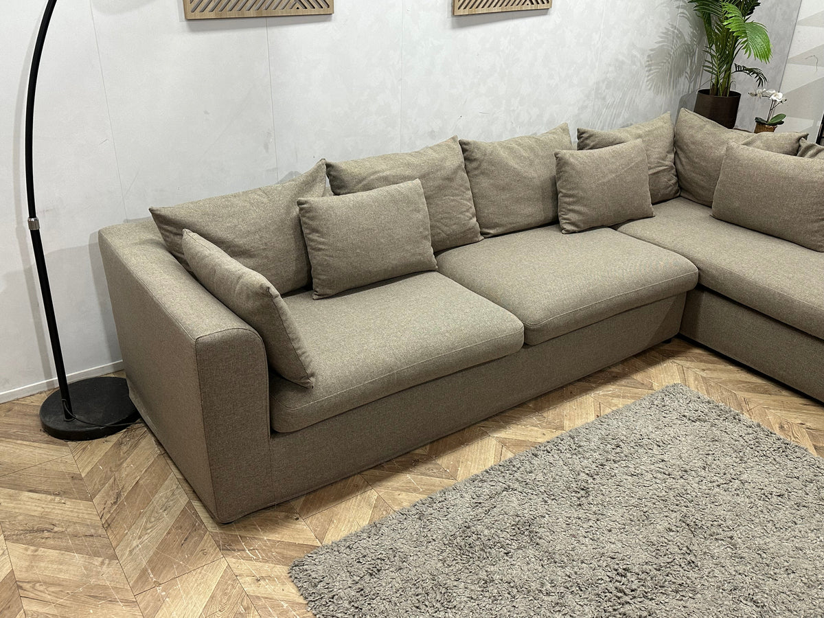 Taupe Hoekzetel ~ Losse Kussens Met Afneembare Hoezen