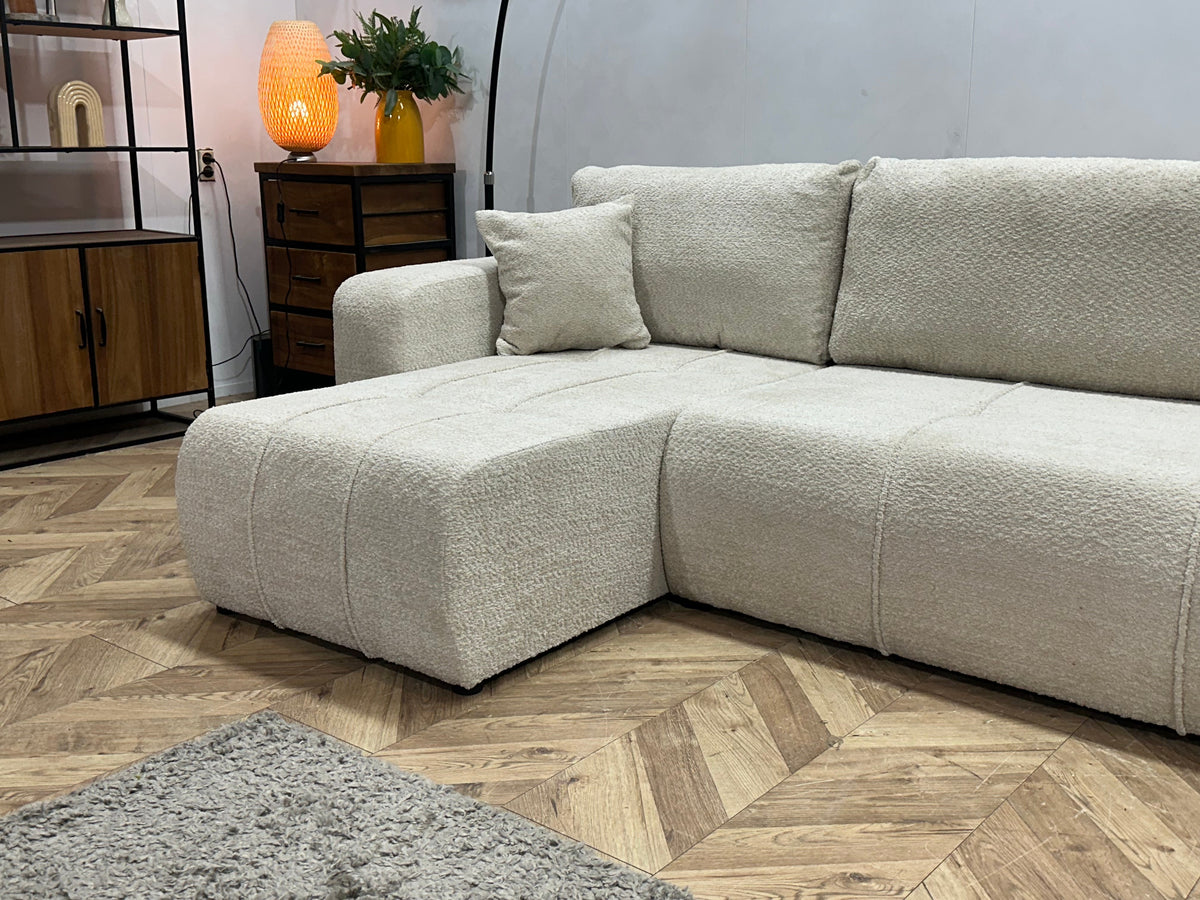 !Showroommodel! Witte Bouclé Stoffen U Zetel