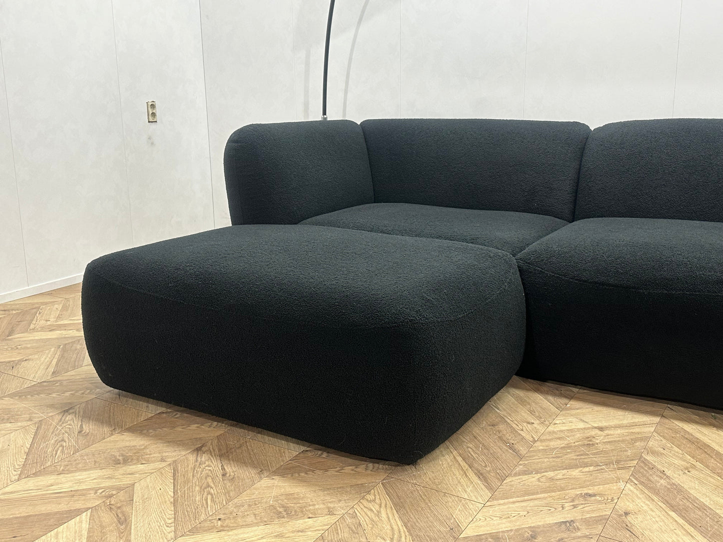 !Showroommodel! Zwarte Bouclé Stoffen U Zetel