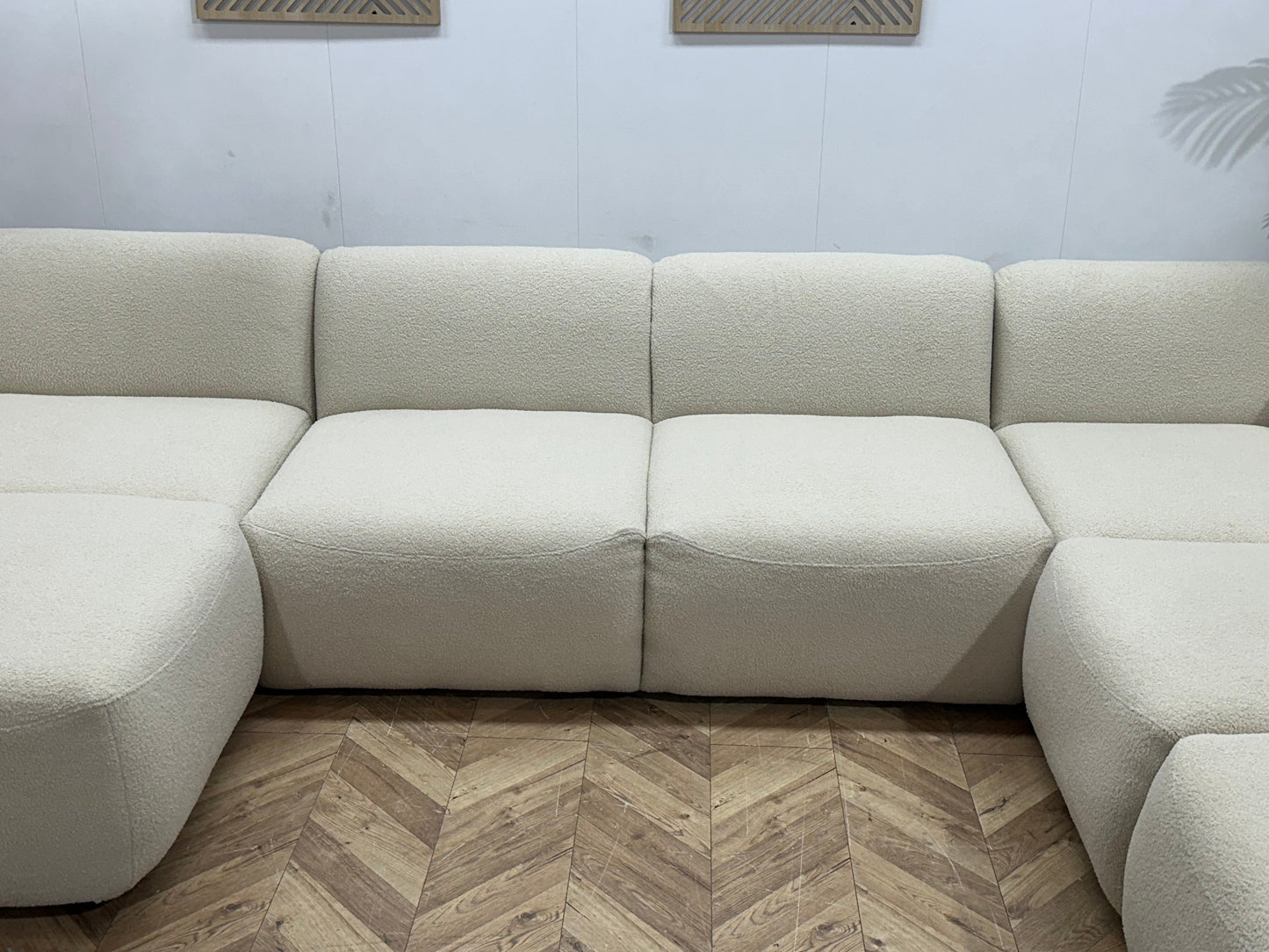 !Showroommodel! Witte Bouclé U Zetel