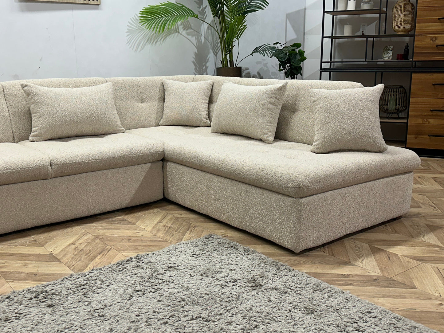 !Showroommodel! Witte Bouclé Stoffen U Zetel