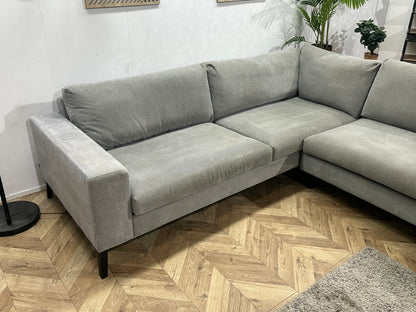 Hofstede Licht Grijze Suède Stoffen Design Hoekzetel ~ Losse Kussens Met Afneembare Hoezen