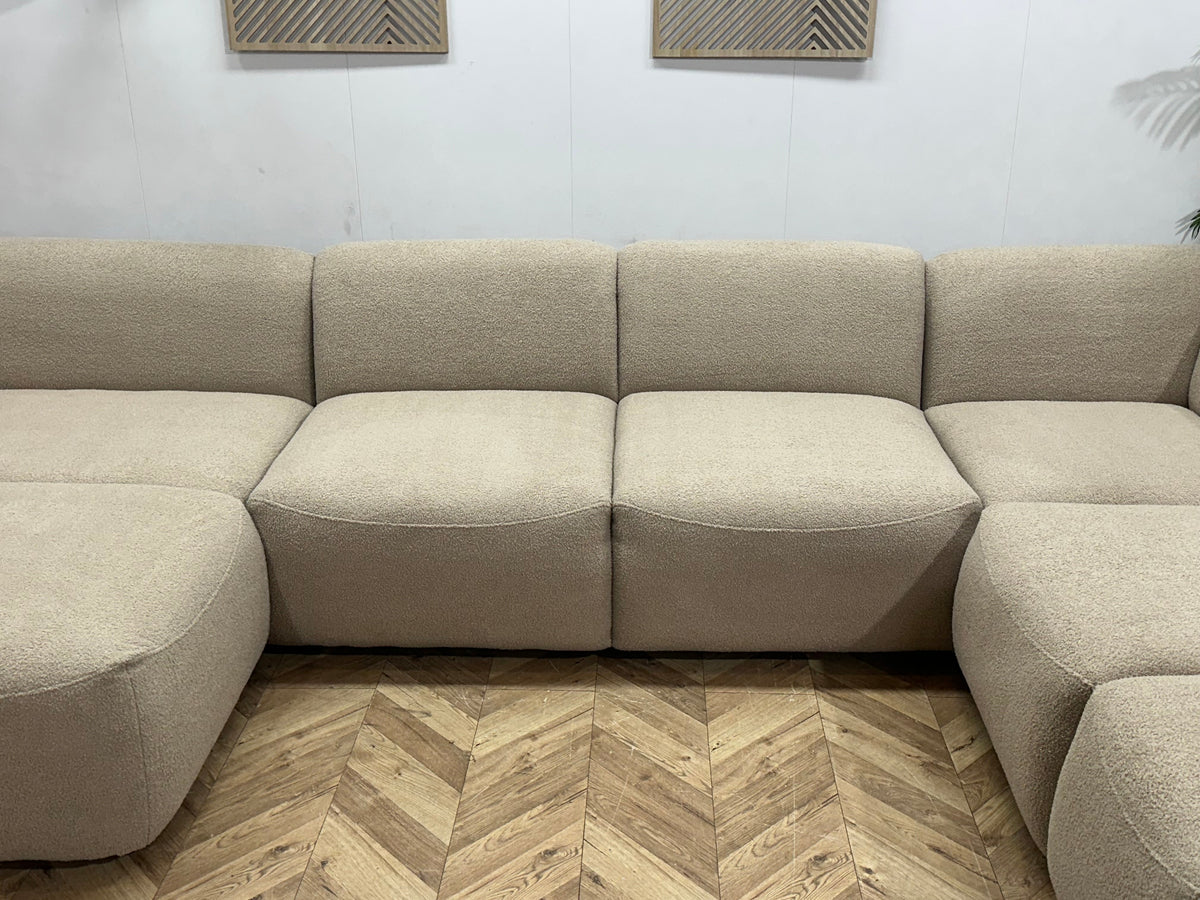 !Showroommodel! Beige Bouclé Stoffen U Zetel