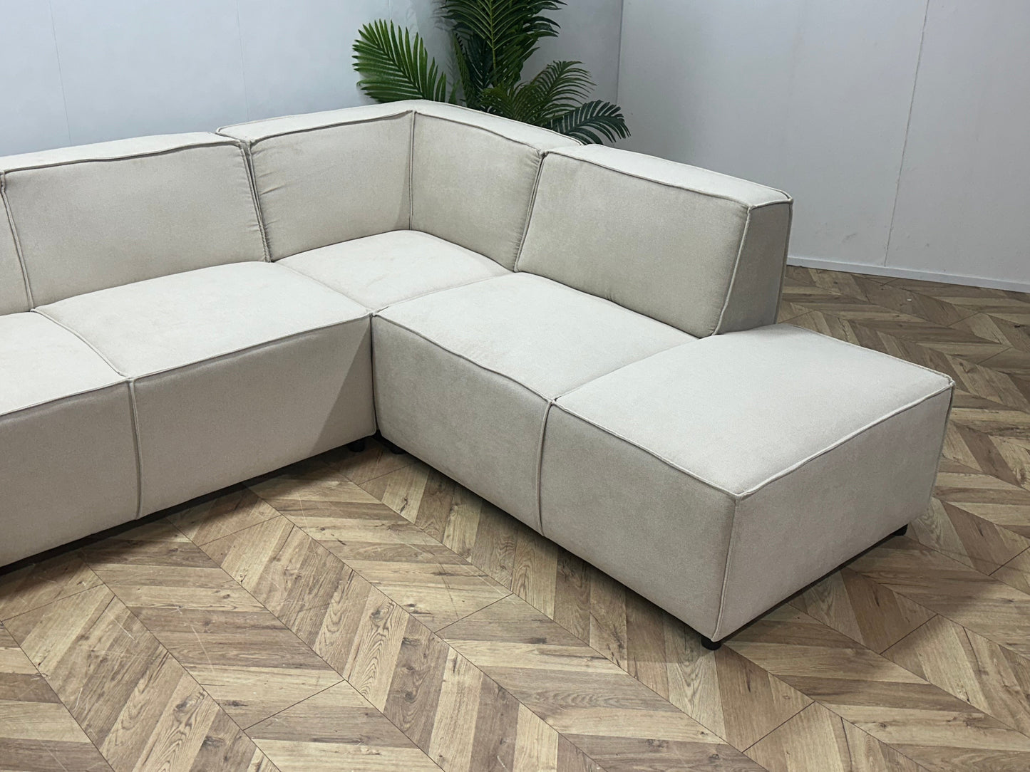 !Showroommodel! Crème Suede Stoffen U Zetel