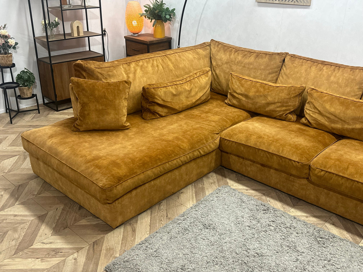 Oker Gele Velvet Hoekzetel ~ Losse Kussens Met Afneembare Hoezen
