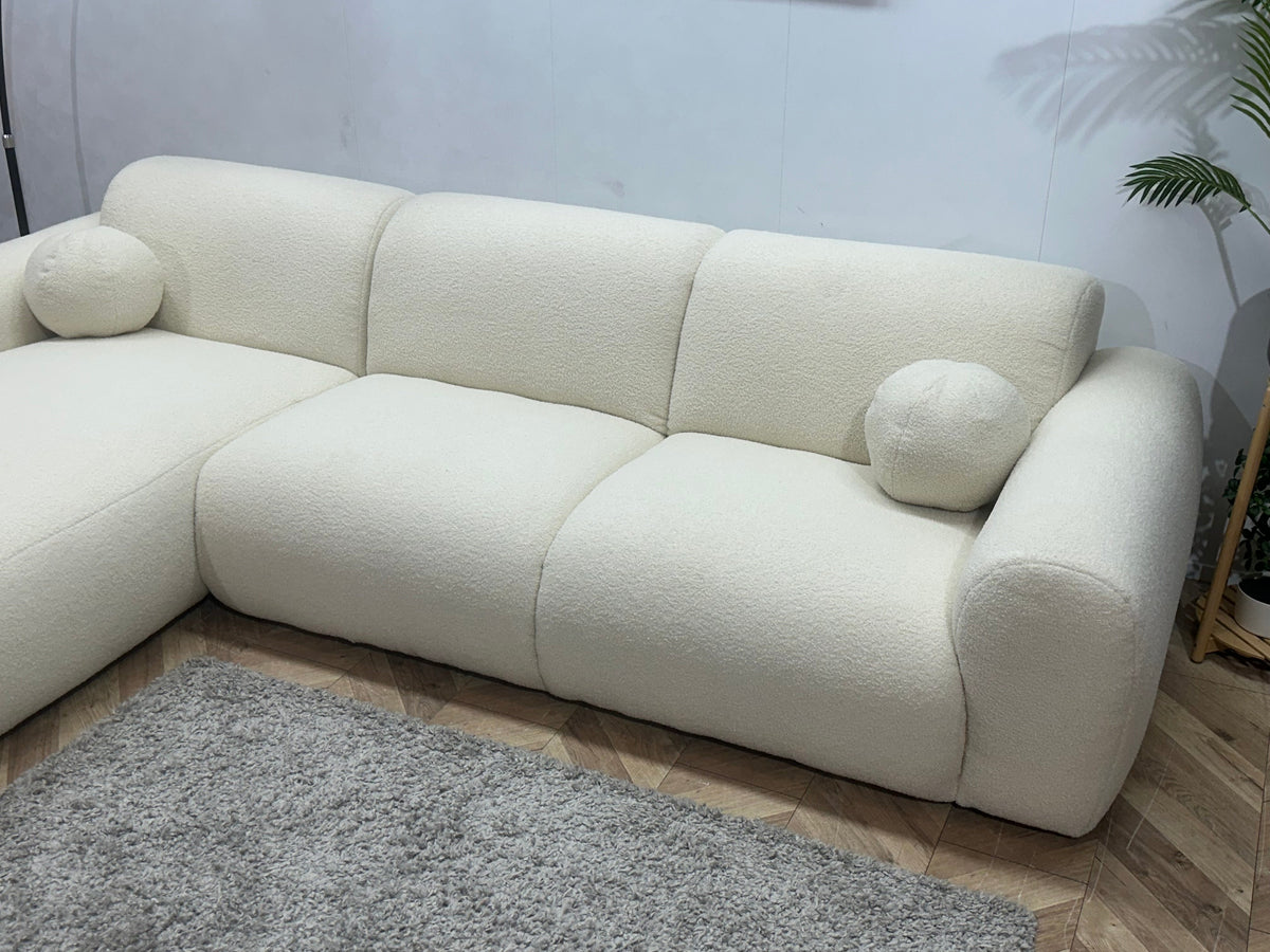 !Showroommodel! Witte Bouclé Stoffen Hoekzetel