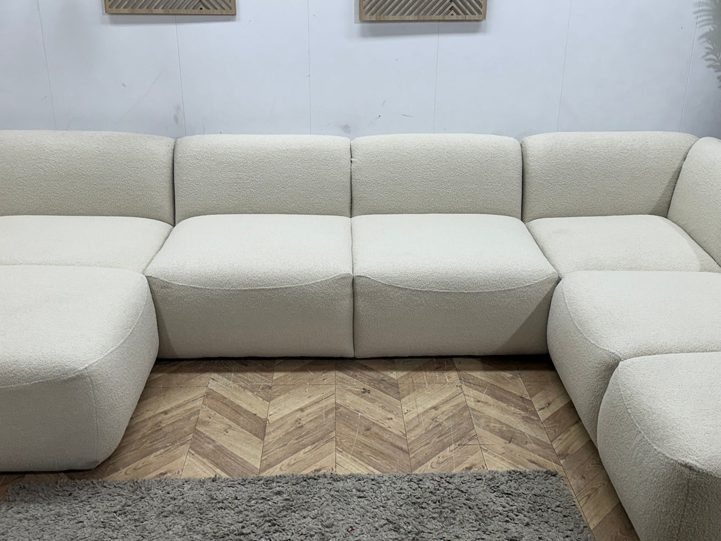 !Showroommodel! Witte Bouclé Stoffen U Zetel