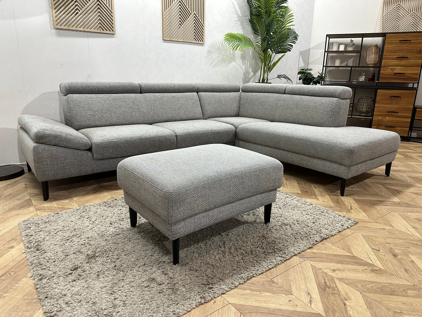 Montèl Grijze Hoekzetel Inc Hocker ~ Verstelbare Arm/Hoofdsteunen