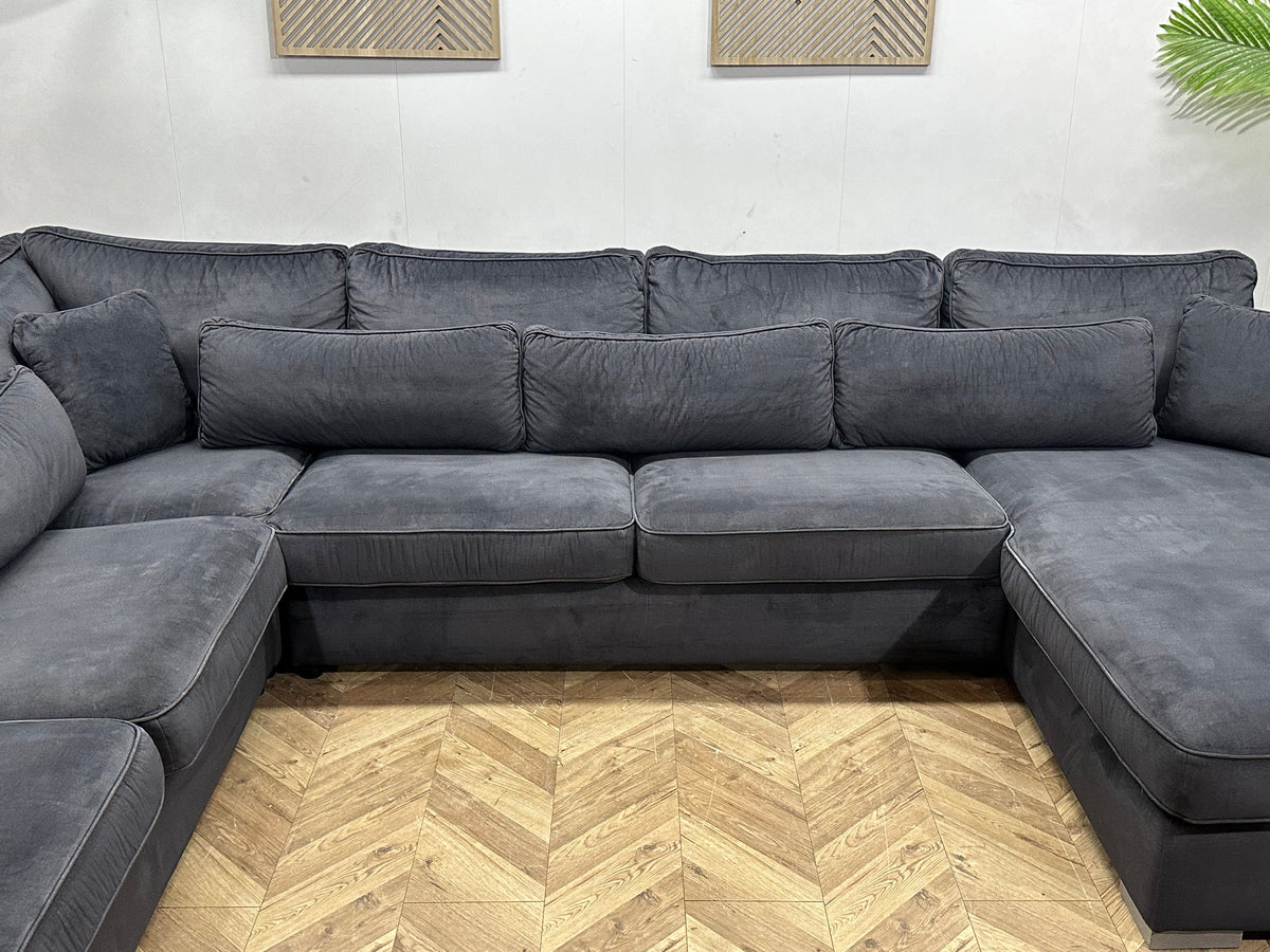 Antraciet Velvet U Zetel ~ Losse Kussens Met Afneembare Hoezen