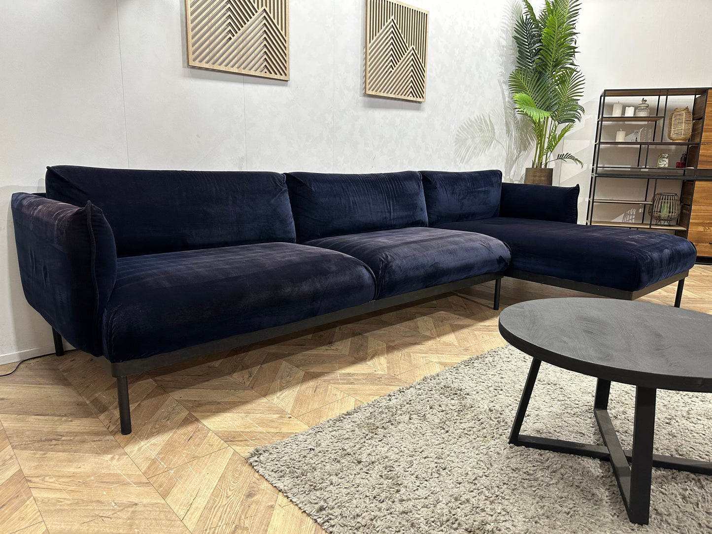 Blauwe Velvet Hoekzetel ~ Losse Rugkussens Met Afneembare hoezen