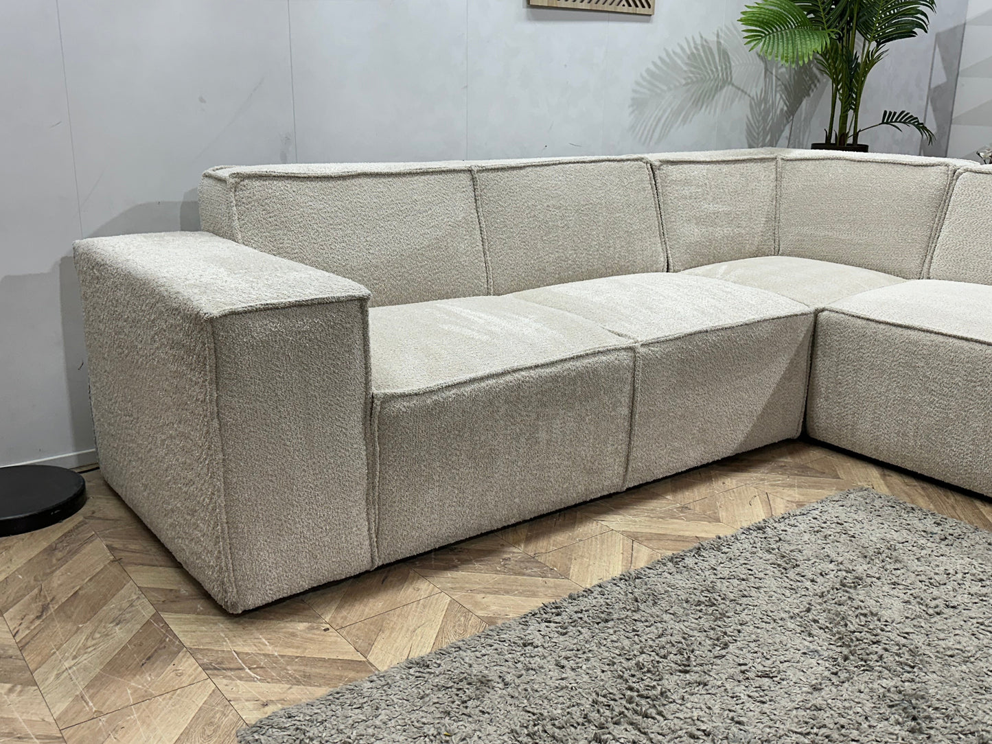!Showroommodel! Witte/Crème Bouclé Stoffen Hoekzetel