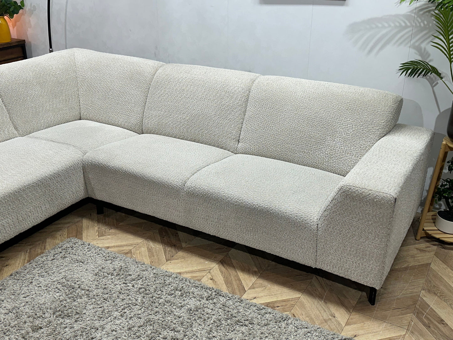 !Showroommodel! Witte/Crème Bouclé Stoffen Hoekzetel
