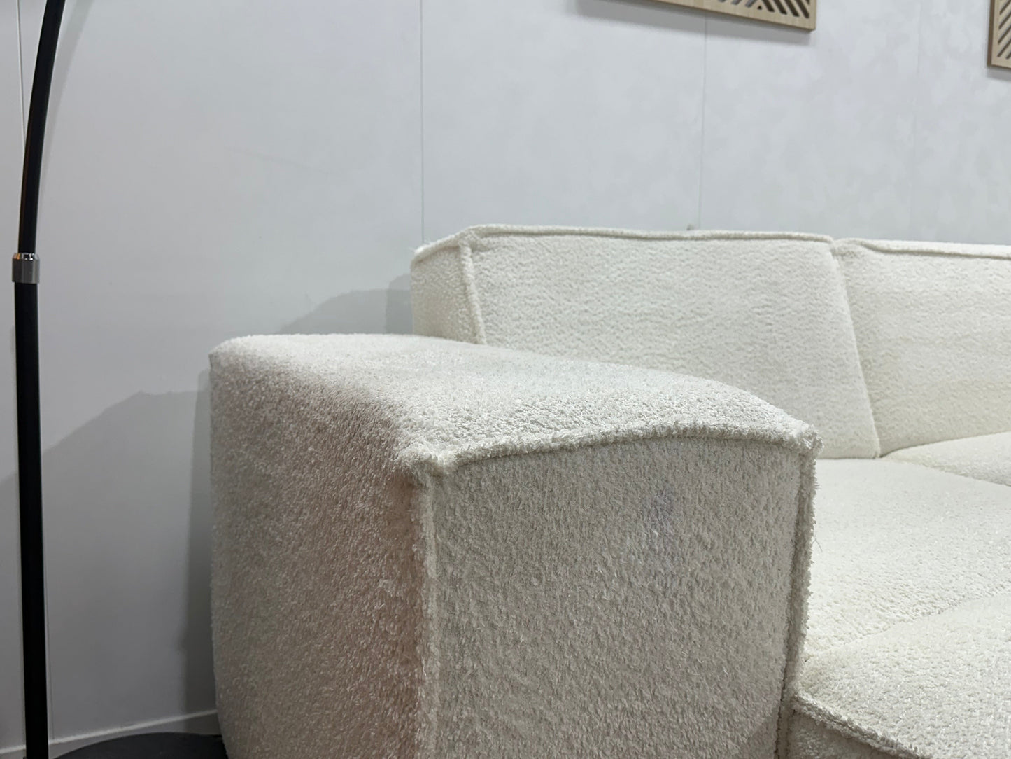 !Showroommodel! Witte Bouclé Stoffen U Zetel