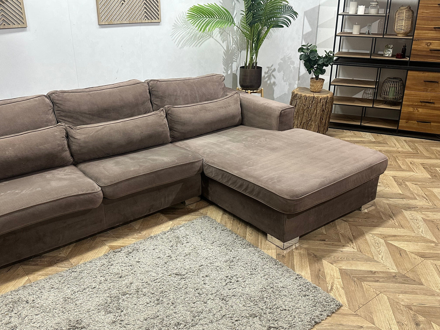 Bruine Velvet Hoekzetel ~ Losse Kussens Met Afneembare Hoezen