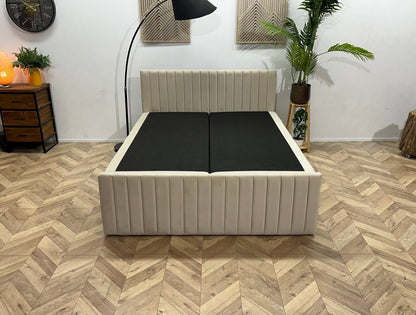 !Showroommodel! Beige Velvet Boxspring Inc Topper