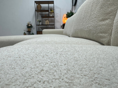 Witte Bouclé Stoffen Hoekzetel ~ Losse Rugkussens Met Afneembare Hoezen