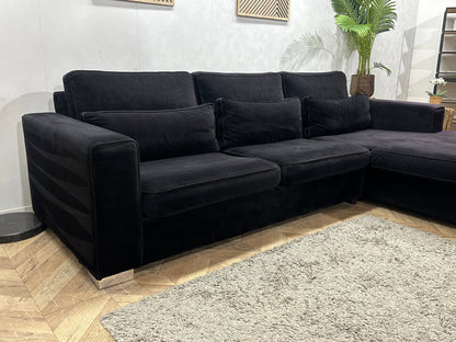 Zwarte Velvet Hoekzetel ~ Losse Kussens Met Afneembare Hoezen