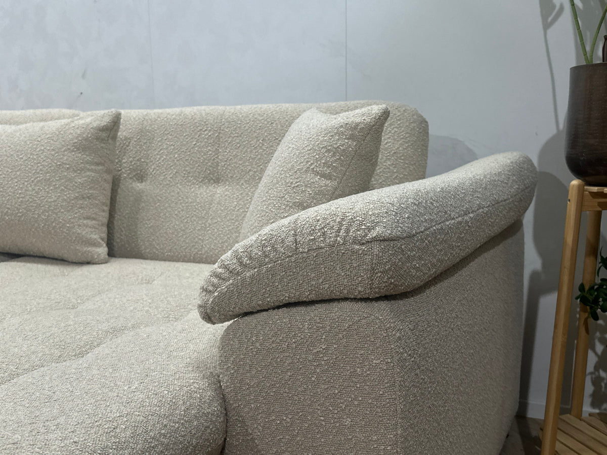 !Showroommodel! Witte/Crème Bouclé Stoffen U Zetel