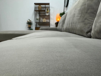 Grijze Velvet Hoekzetel ~ Losse Rugkussens Met Afneembare Hoezen