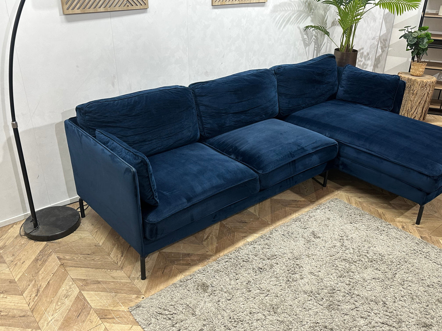 Blauwe Velvet Hoekzetel ~ Losse Rugkussens Met Afneembare Hoezen