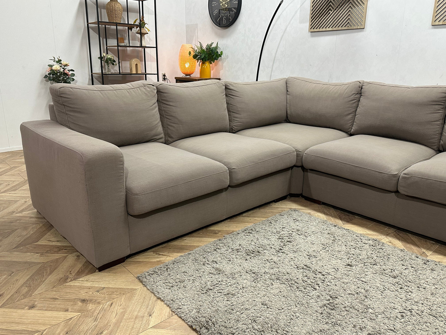 Taupe Hoekzetel ~ Losse Kussens Met Afneembare Hoezen
