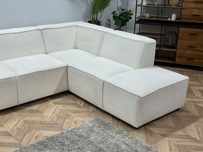 !Showroommodel! Witte Bouclé Stoffen U Zetel