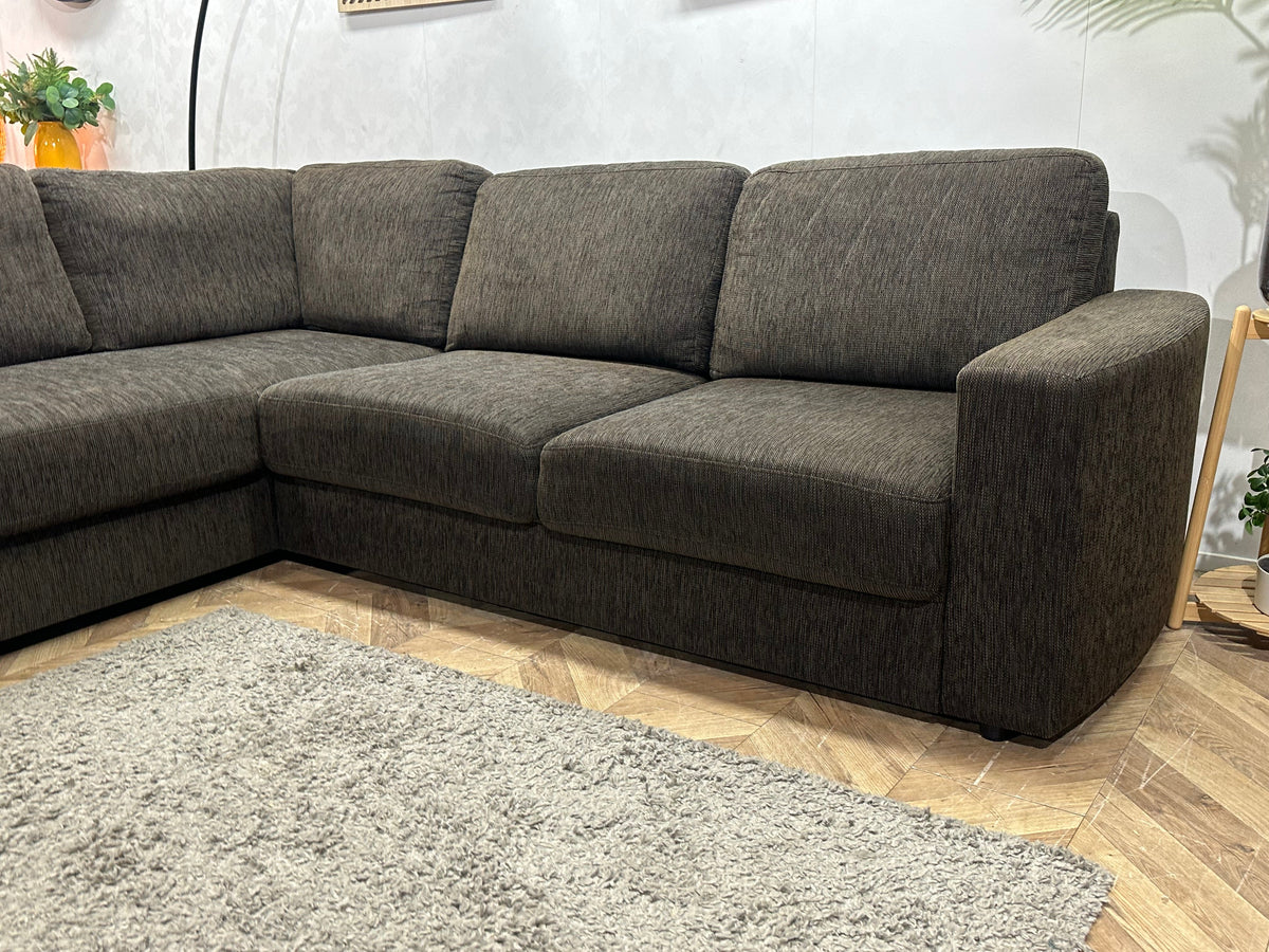 Bruine Hoekzetel ~ Losse Rugkussens Met Afneembare Hoezen