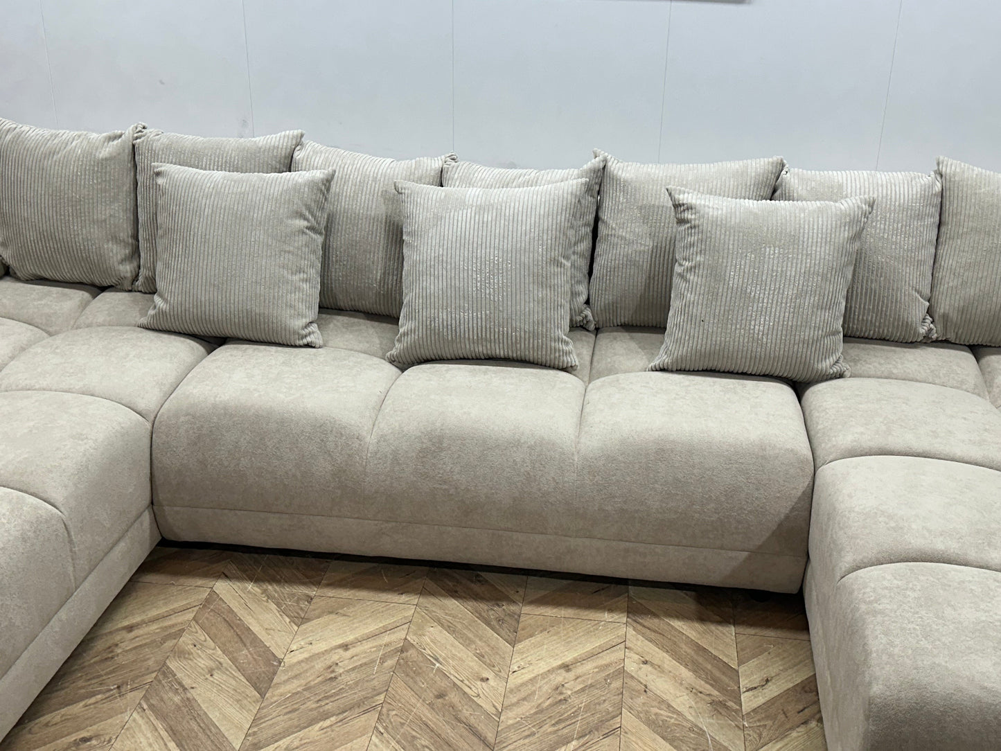 !Showroommodel! Crème Velvet U Zetel ~ Losse Ribstof Rugkussens