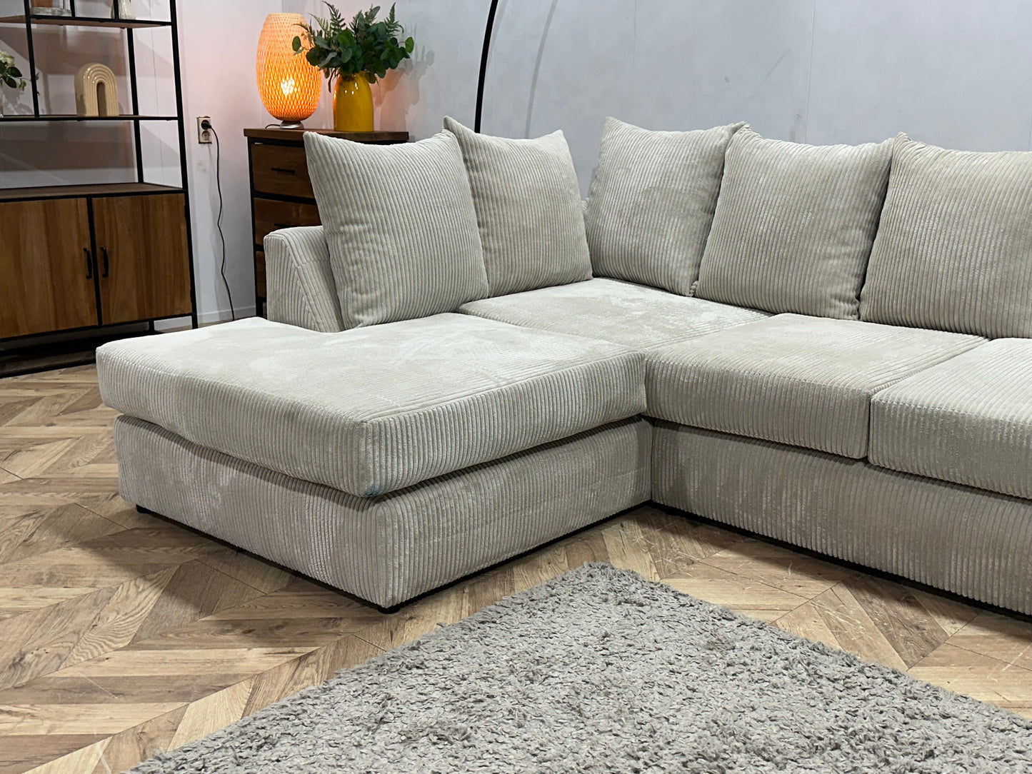 Witte Ribstof Hoekzetel ~ Losse Kussens Met Afneembare Hoezen