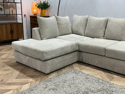 Witte Ribstof Hoekzetel ~ Losse Kussens Met Afneembare Hoezen