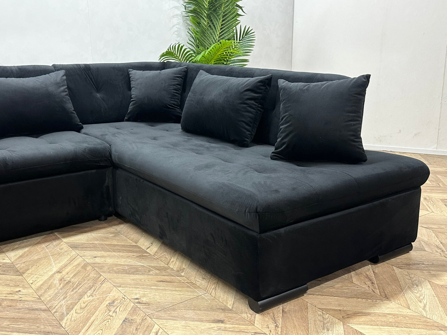 !Showroommodel! Zwarte Velvet U Zetel