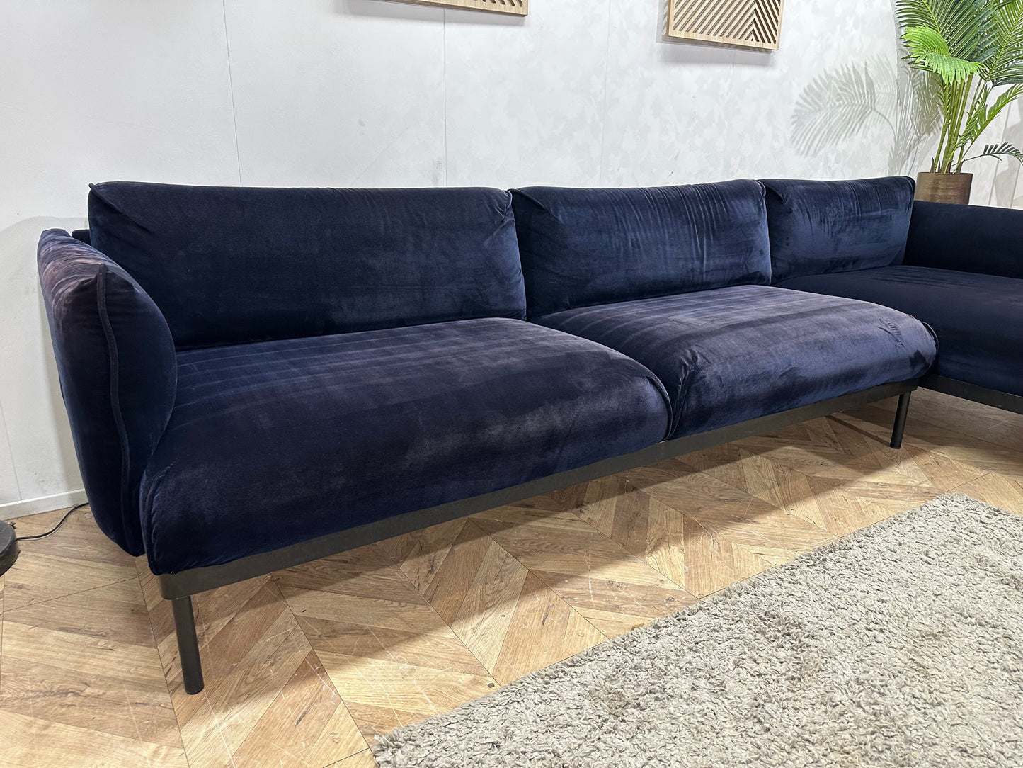 Blauwe Velvet Hoekzetel ~ Losse Rugkussens Met Afneembare hoezen