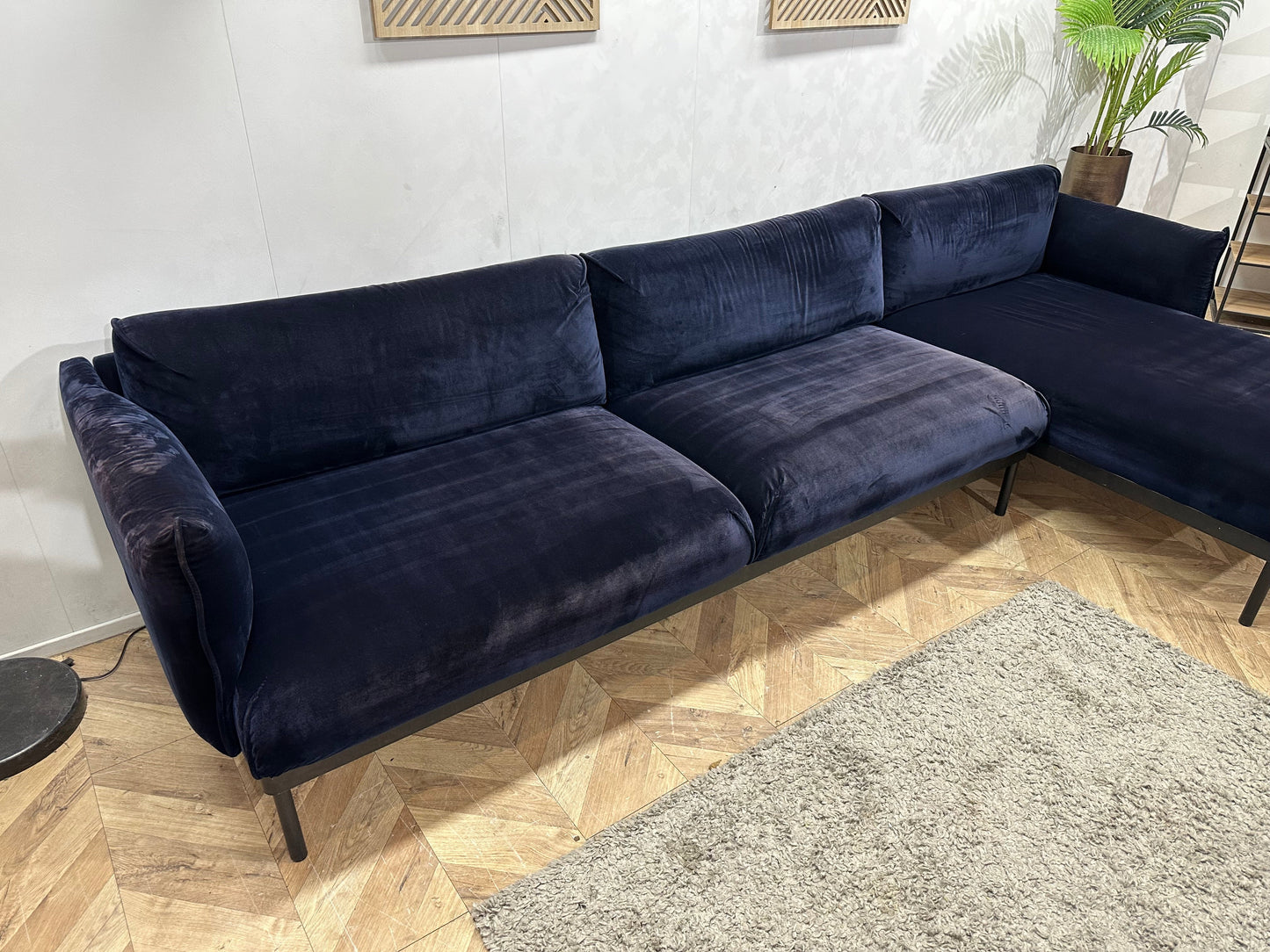 Blauwe Velvet Hoekzetel ~ Losse Rugkussens Met Afneembare hoezen