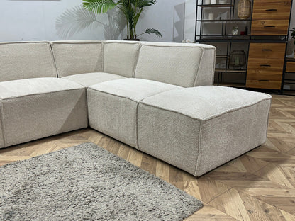 !Showroommodel! Witte/Crème Bouclé Stoffen Hoekzetel