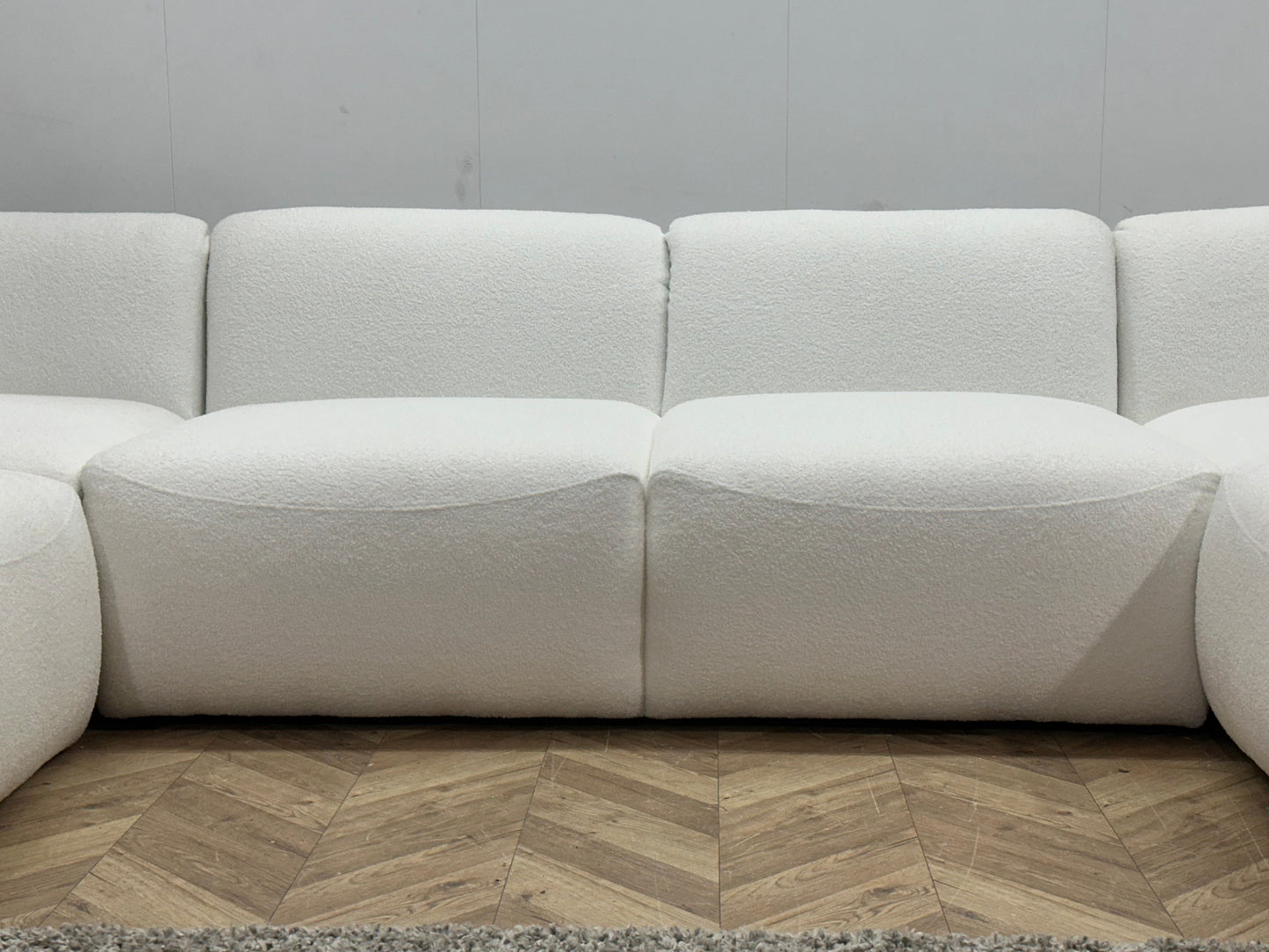 !Showroommodel! Witte Bouclé U Zetel
