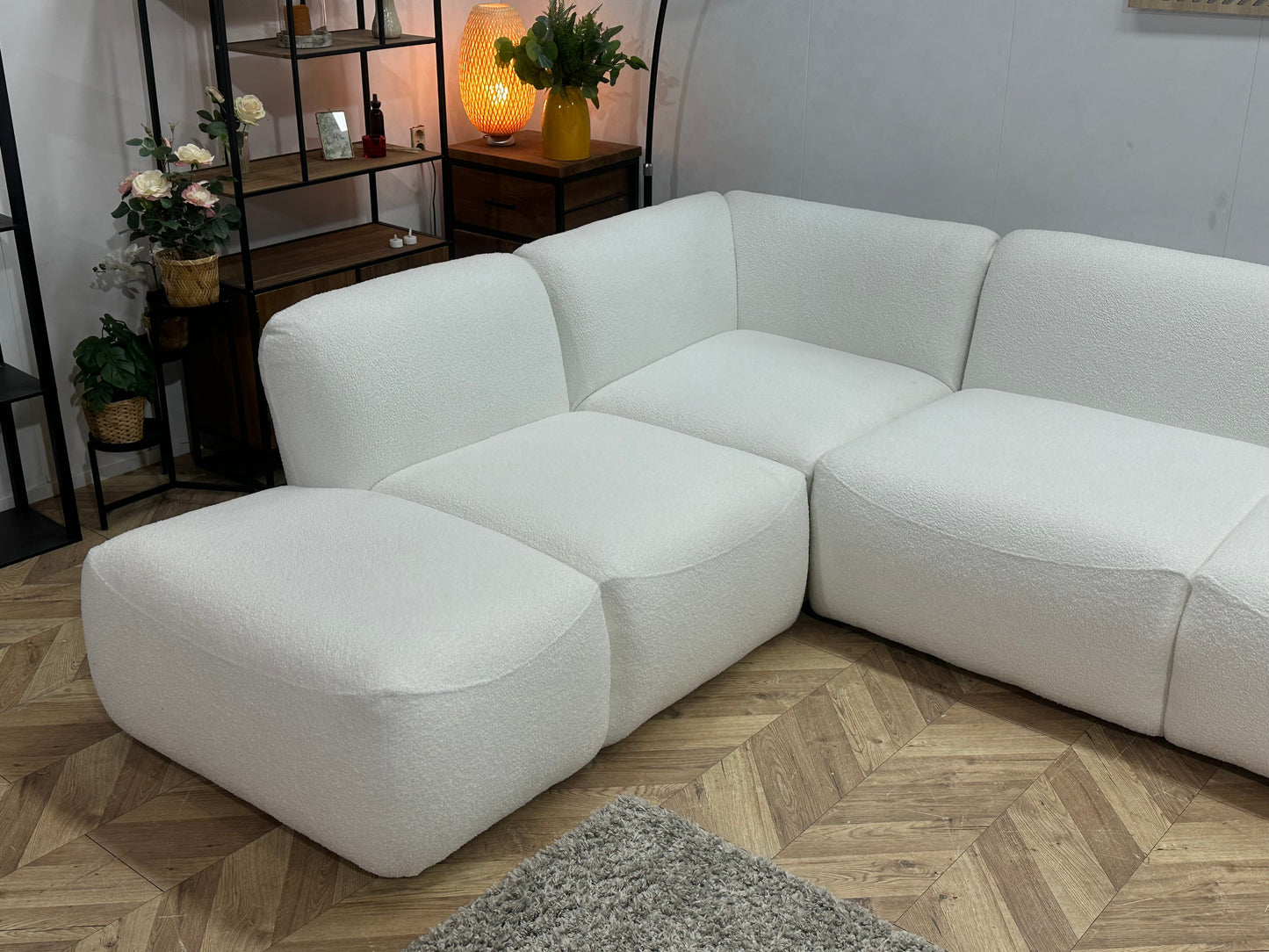 !Showroommodel! Witte Bouclé U Zetel
