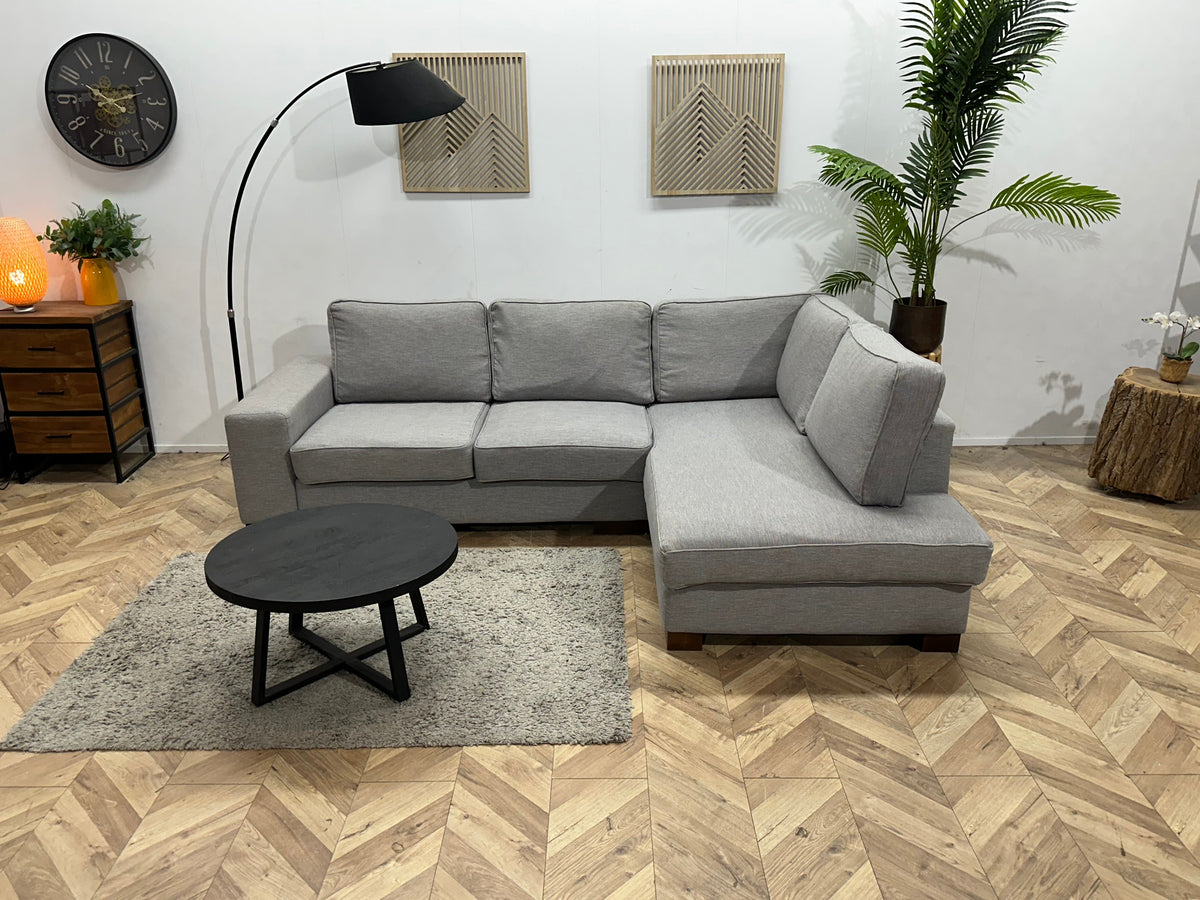 Licht Grijze Hoekzetel ~ Losse Kussens Met Afneembare Hoezen