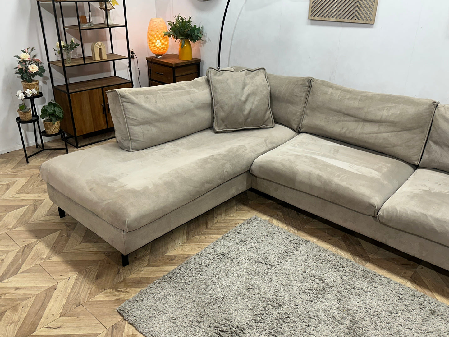 Taupe Velvet Hoekzetel ~ Losse Kussens Met Afneembare Hoezen