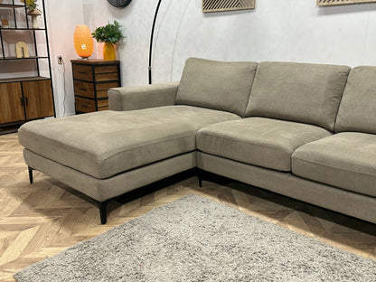 Beige Suède Stoffen Hoekzetel ~ Losse Kussens Met Afneembare Hoezen