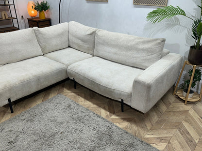 Witte Bouclé Stoffen Hoekzetel ~ Losse Rugkussens Met Afneembare Hoezen