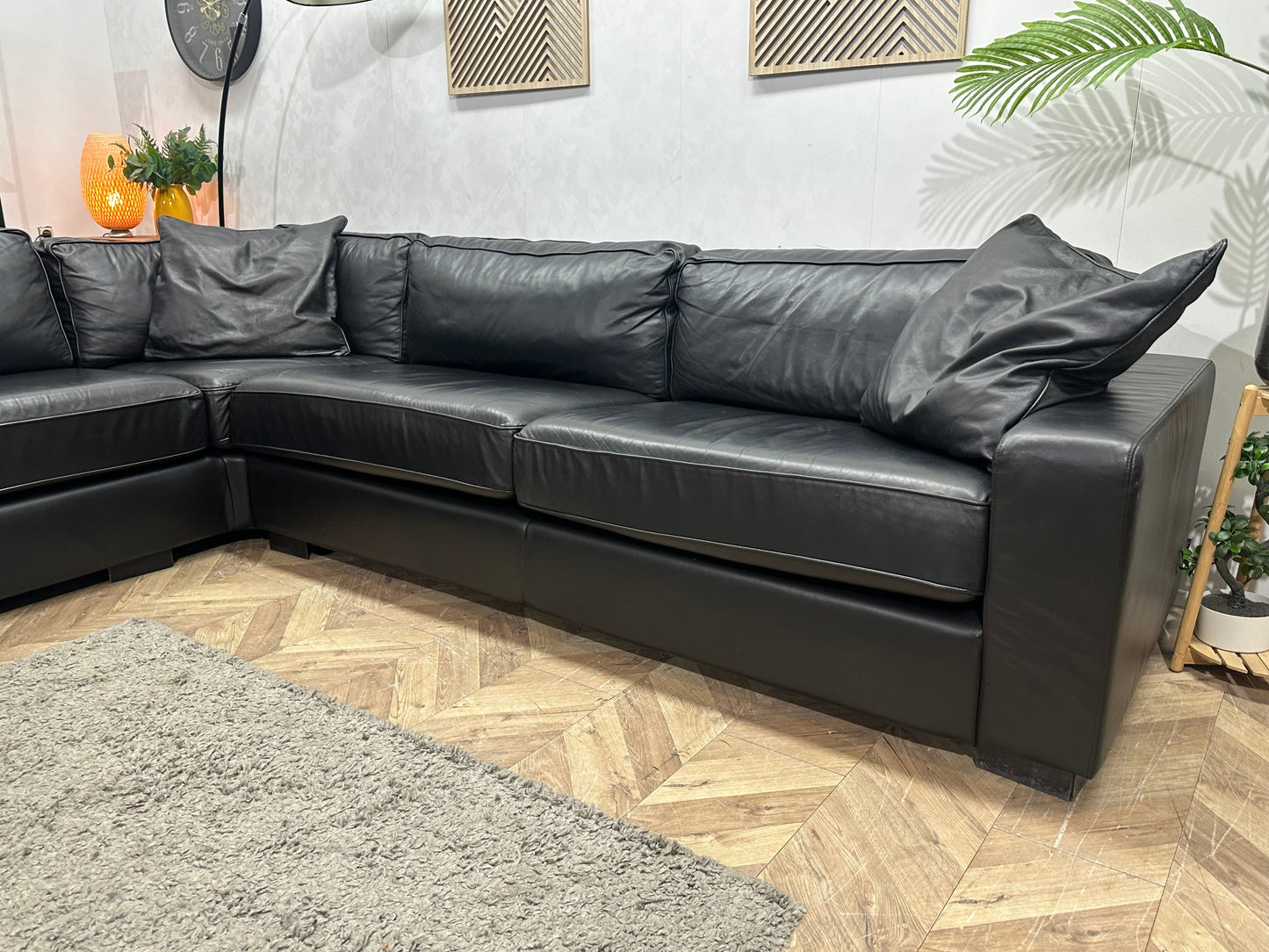 N-Joy Zwarte Leather Look Hoekzetel ~ Losse Kussens Met Afneembare Hoezen