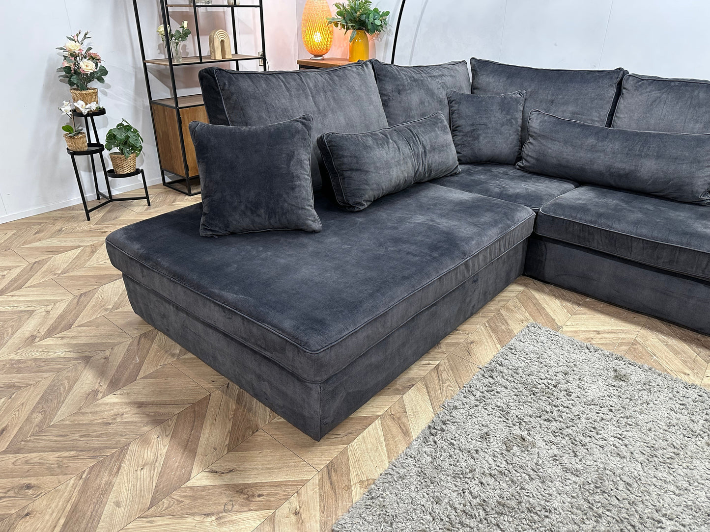 Antraciet Velvet Hoekzetel ~ Losse Kussens Met Afneembare Hoezen