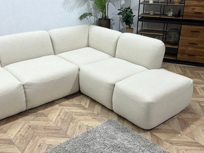 !Showroommodel! Witte Bouclé U Zetel