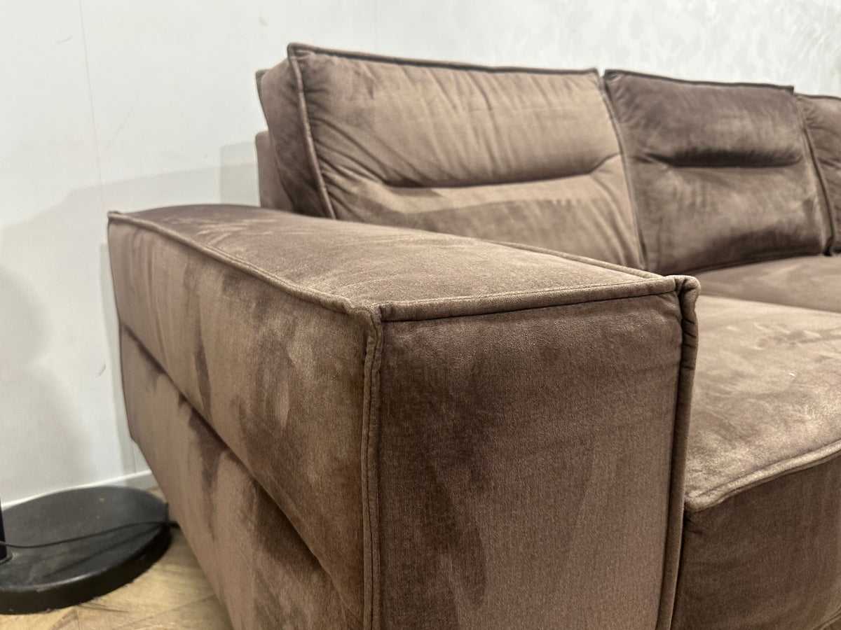 Bruine Velvet Hoekzetel ~ Losse Rugkussens Met Afneembare Hoezen