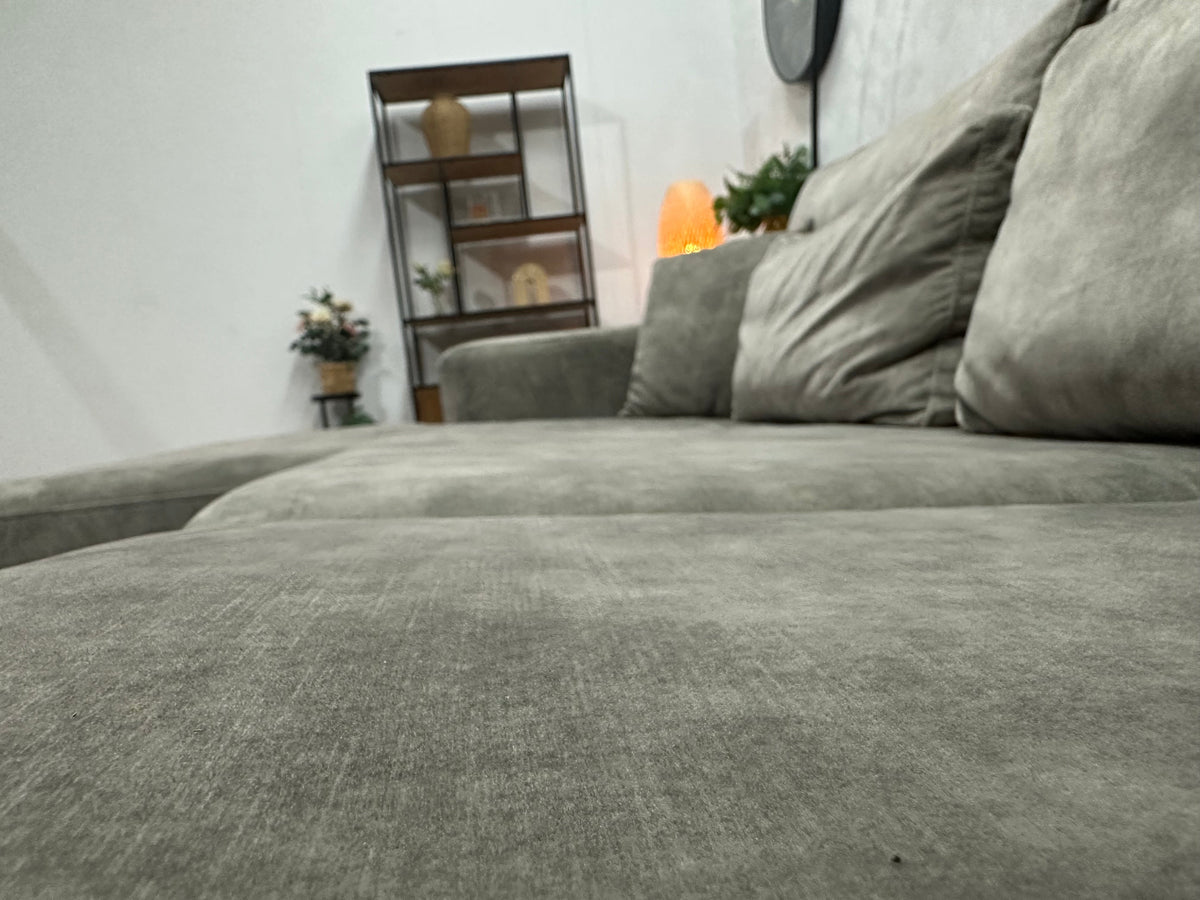 Licht Grijze Velvet U Zetel ~ Losse Kussens Met Afneembare Hoezen