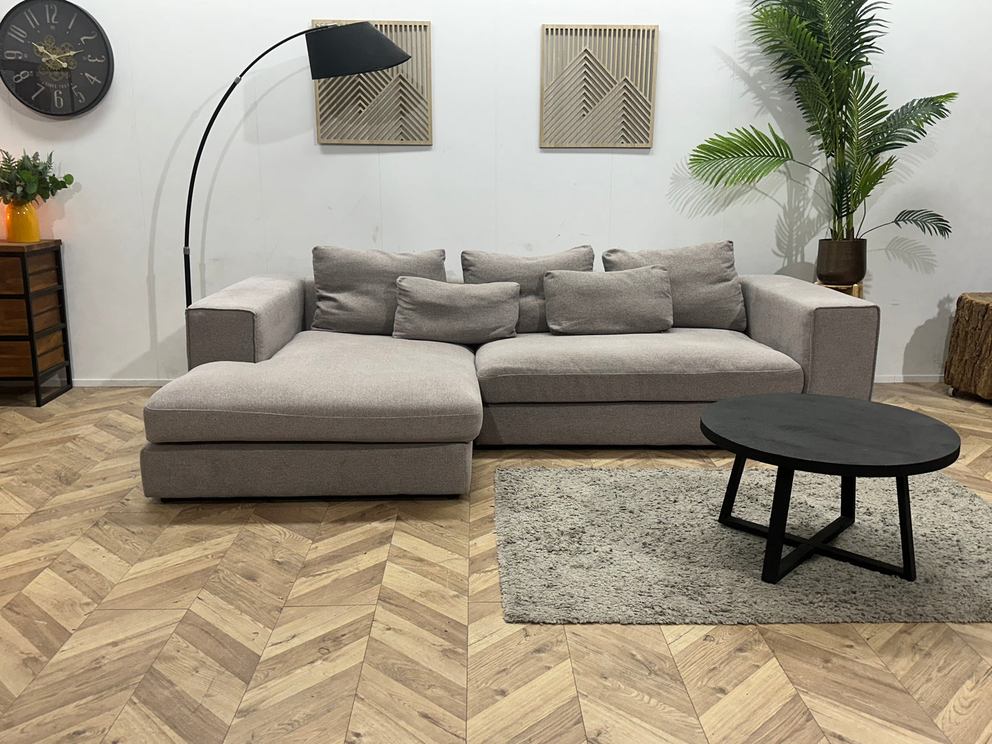 Licht Grijze Hoekzetel ~ Losse Kussens Met Afneembare Hoezen